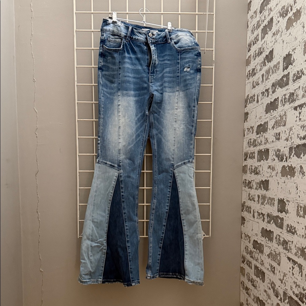 Stylish Blue Two-Tone Flare Jeans